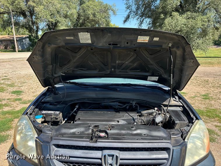 image for item ER3282 2004 Honda Pilot EX-L SUV
