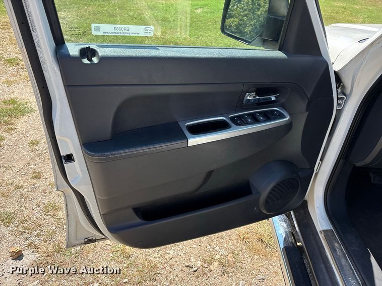 image for item ER3283 2009 Jeep Liberty Limited SUV