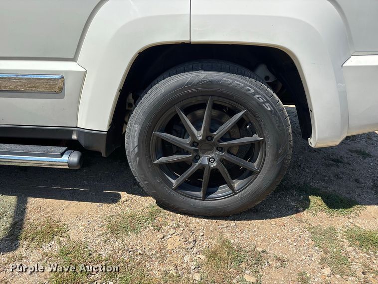 image for item ER3283 2009 Jeep Liberty Limited SUV