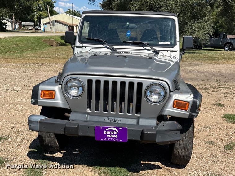 image for item ER3285 2001 Jeep Wrangler TJ SUV