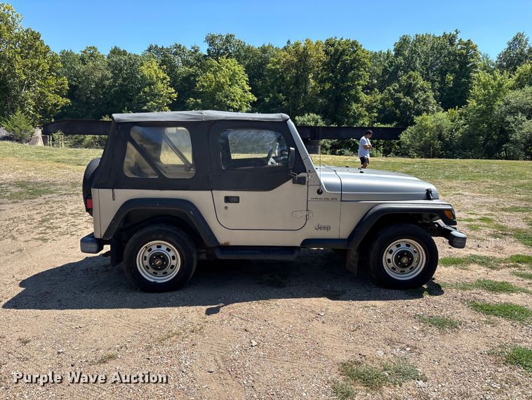 image for item ER3285 2001 Jeep Wrangler TJ SUV