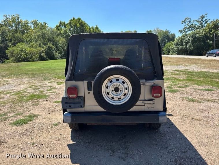 image for item ER3285 2001 Jeep Wrangler TJ SUV