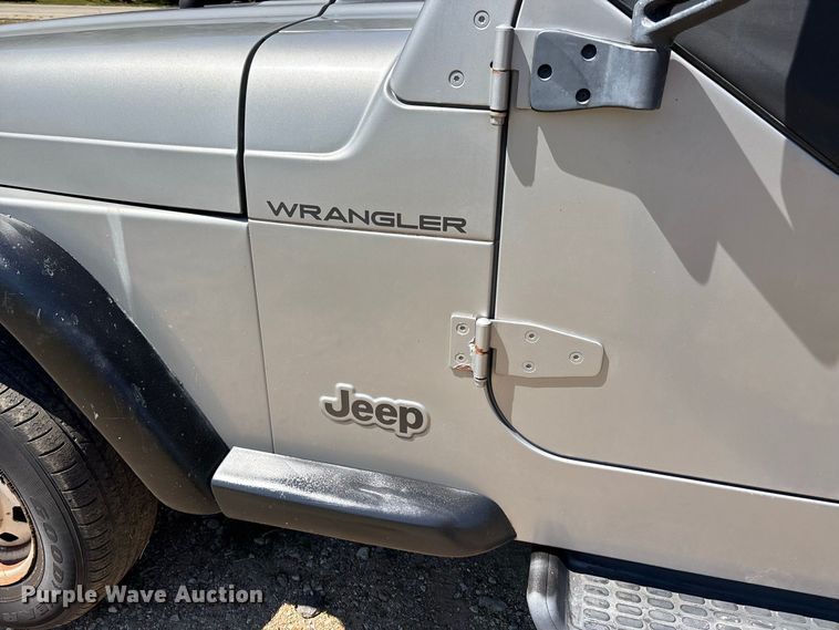 image for item ER3285 2001 Jeep Wrangler TJ SUV