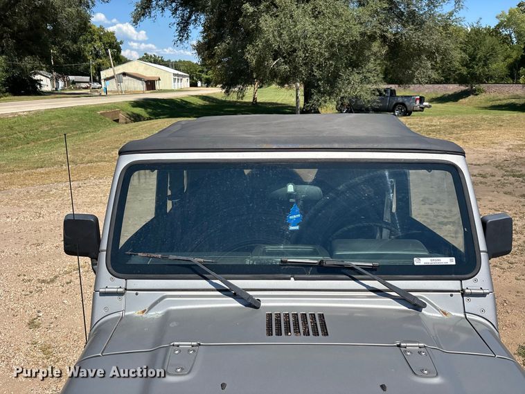 image for item ER3285 2001 Jeep Wrangler TJ SUV