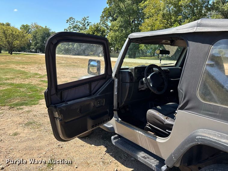 image for item ER3285 2001 Jeep Wrangler TJ SUV