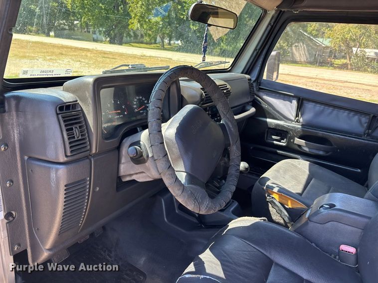 image for item ER3285 2001 Jeep Wrangler TJ SUV