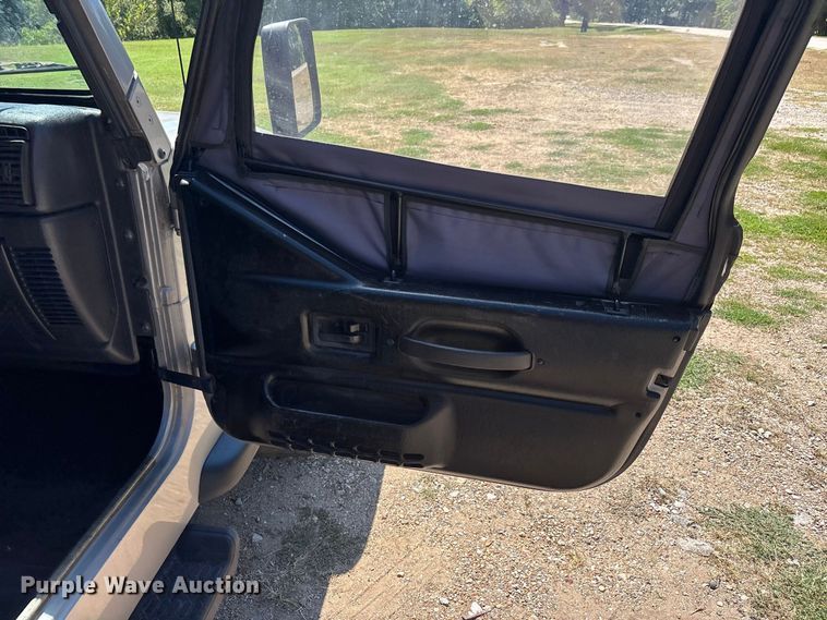 image for item ER3285 2001 Jeep Wrangler TJ SUV