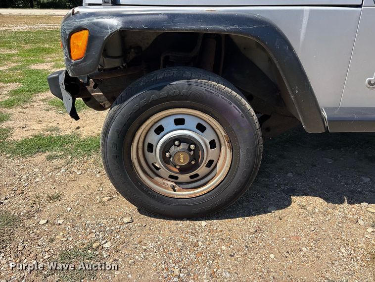 image for item ER3285 2001 Jeep Wrangler TJ SUV
