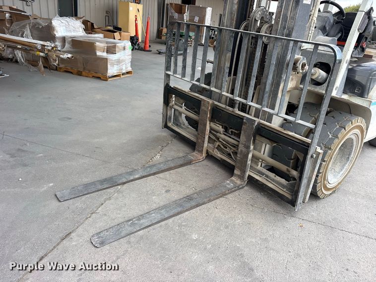 image for item ES8097 2016 UniCarriers PF80YLP forklift