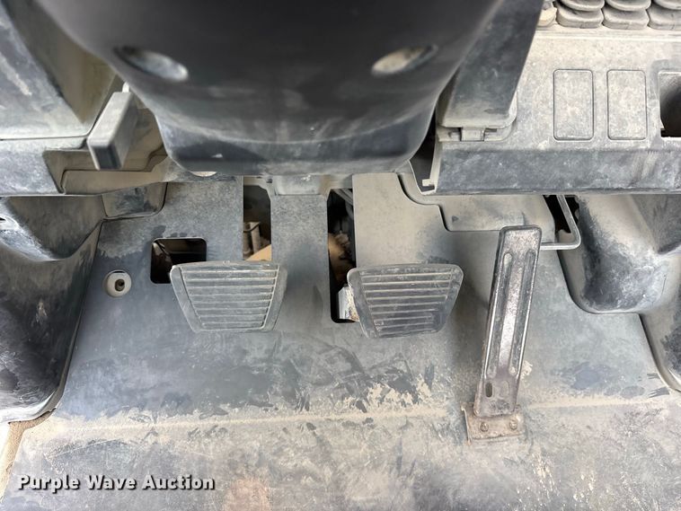 image for item ES8097 2016 UniCarriers PF80YLP forklift