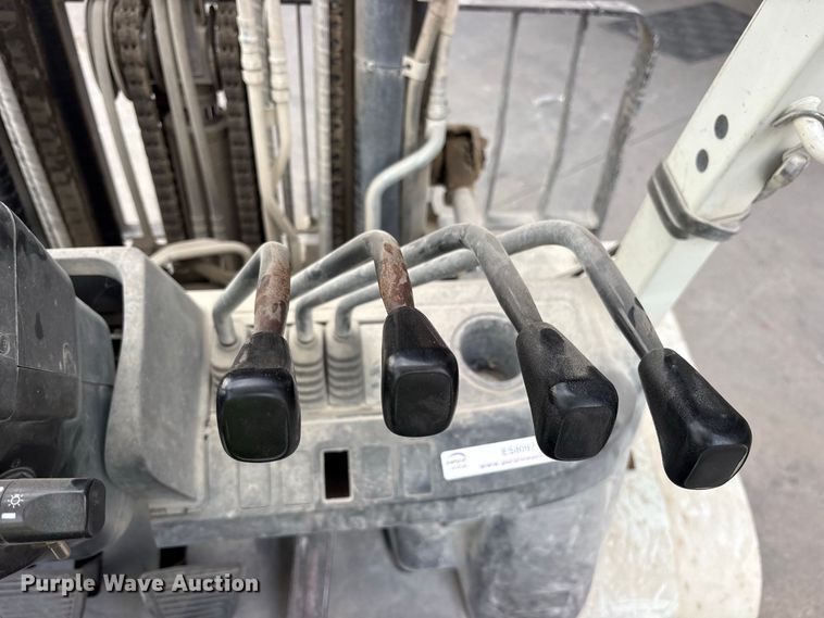 image for item ES8097 2016 UniCarriers PF80YLP forklift