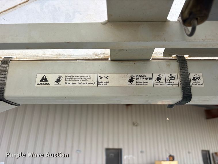 image for item ES8097 2016 UniCarriers PF80YLP forklift