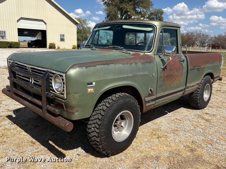 image for item ES8115 1972 International 1110 pickup truck