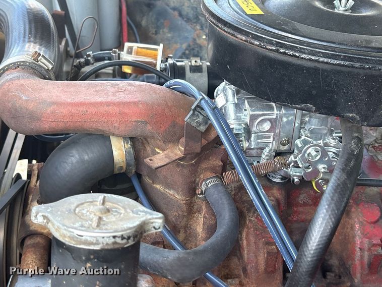 image for item ES8115 1972 International 1110 pickup truck