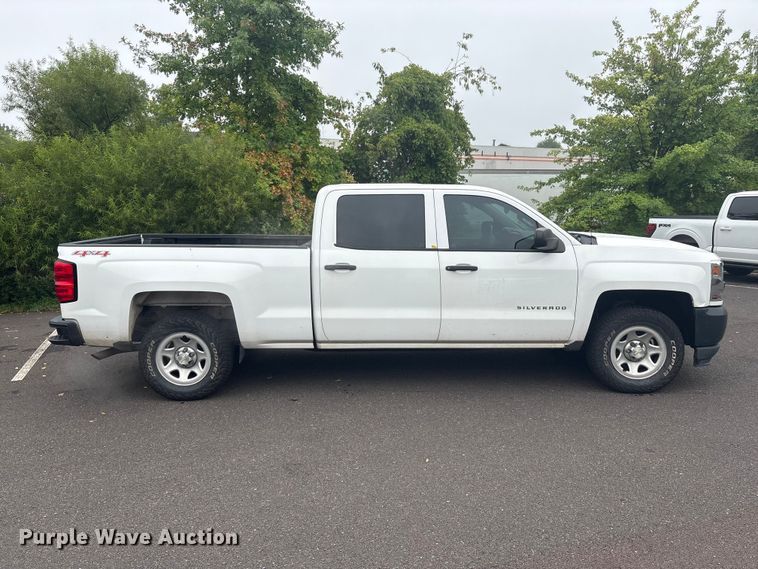 image for item ET8669 2016 Chevrolet Silverado 1500 Crew Cab pickup truck