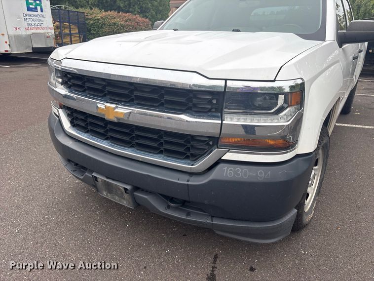 image for item ET8669 2016 Chevrolet Silverado 1500 Crew Cab pickup truck