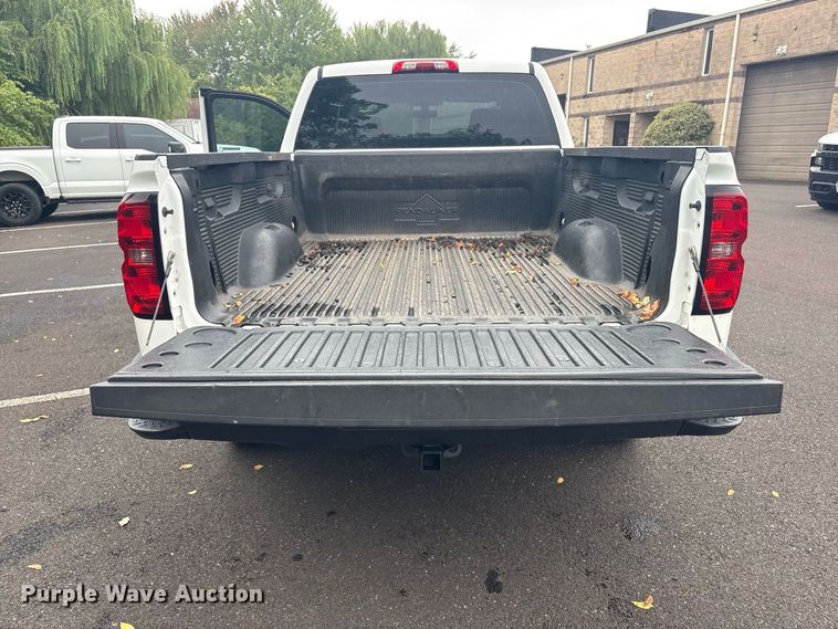 image for item ET8669 2016 Chevrolet Silverado 1500 Crew Cab pickup truck