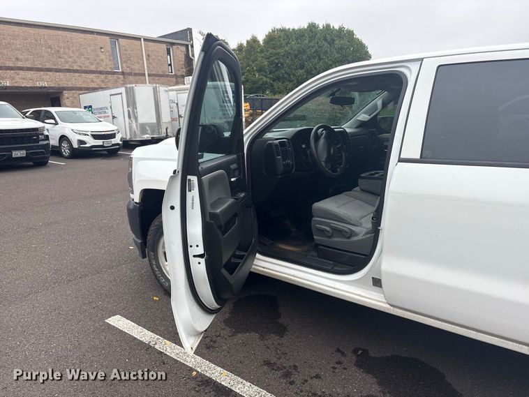 image for item ET8669 2016 Chevrolet Silverado 1500 Crew Cab pickup truck