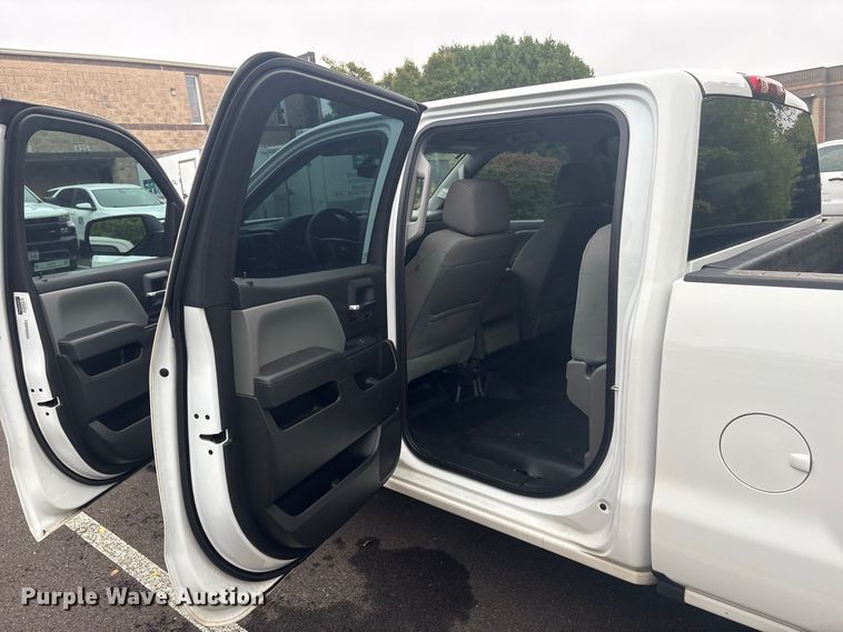 image for item ET8669 2016 Chevrolet Silverado 1500 Crew Cab pickup truck