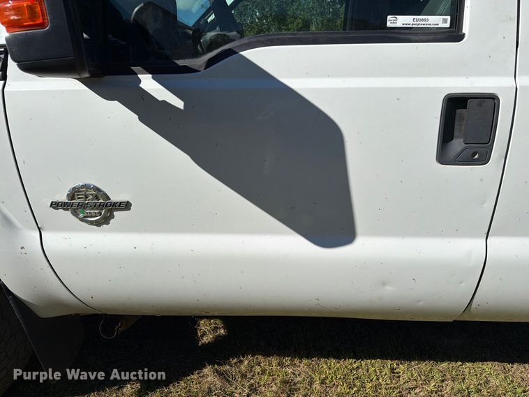 image for item EU0893 2012 Ford F350 Super Duty Crew Cab pickup truck