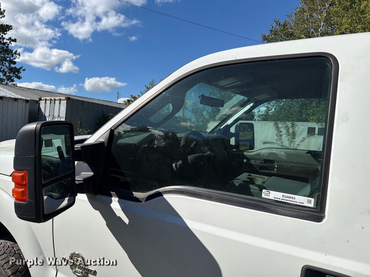 image for item EU0893 2012 Ford F350 Super Duty Crew Cab pickup truck