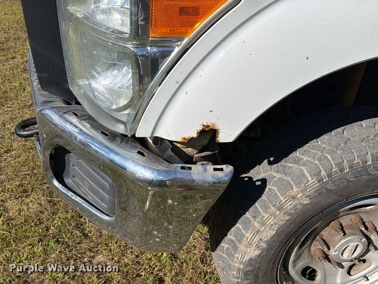image for item EU0893 2012 Ford F350 Super Duty Crew Cab pickup truck