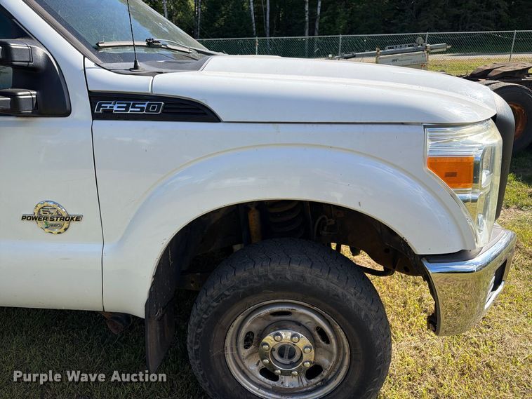 image for item EU0893 2012 Ford F350 Super Duty Crew Cab pickup truck