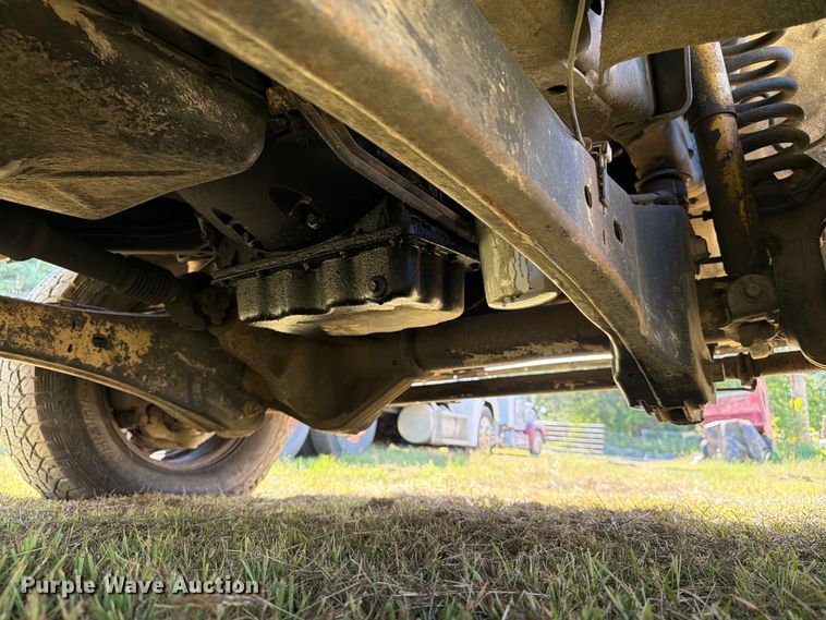 image for item EU0893 2012 Ford F350 Super Duty Crew Cab pickup truck