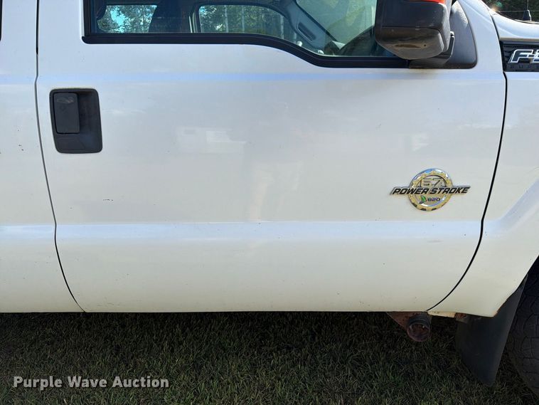 image for item EU0893 2012 Ford F350 Super Duty Crew Cab pickup truck