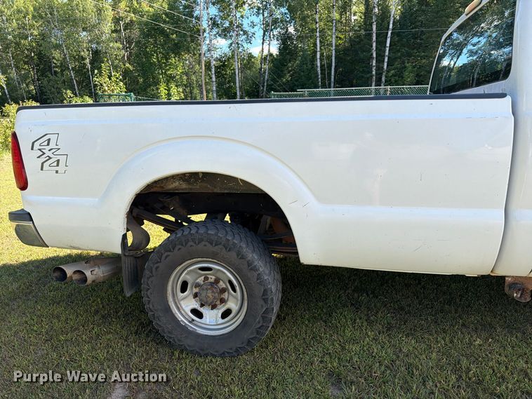 image for item EU0893 2012 Ford F350 Super Duty Crew Cab pickup truck