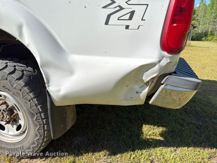 image for item EU0893 2012 Ford F350 Super Duty Crew Cab pickup truck
