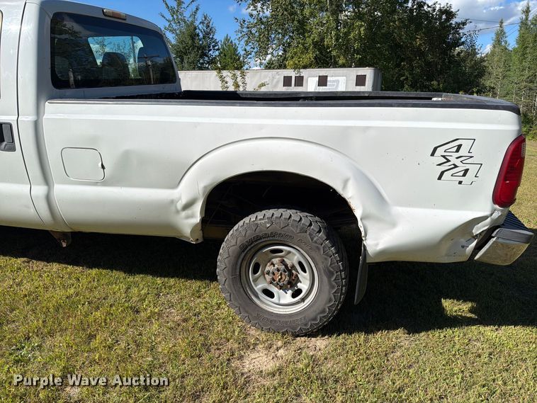 image for item EU0893 2012 Ford F350 Super Duty Crew Cab pickup truck