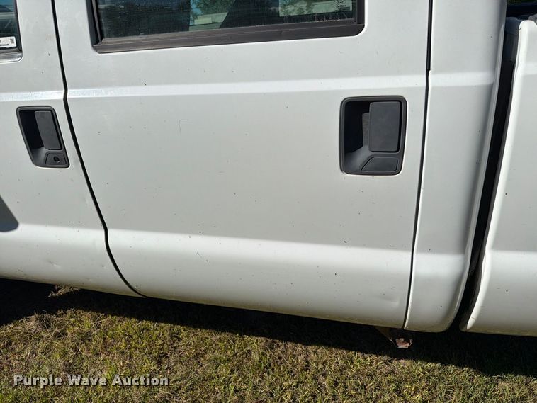 image for item EU0893 2012 Ford F350 Super Duty Crew Cab pickup truck