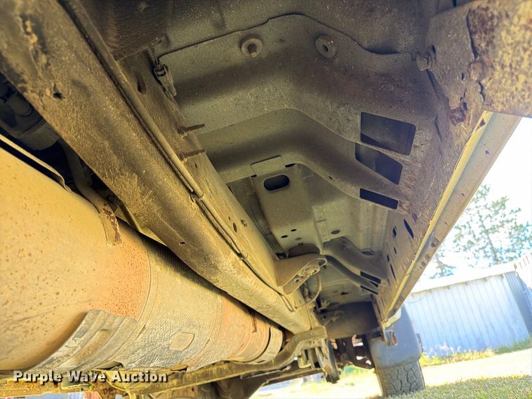 image for item EU0893 2012 Ford F350 Super Duty Crew Cab pickup truck