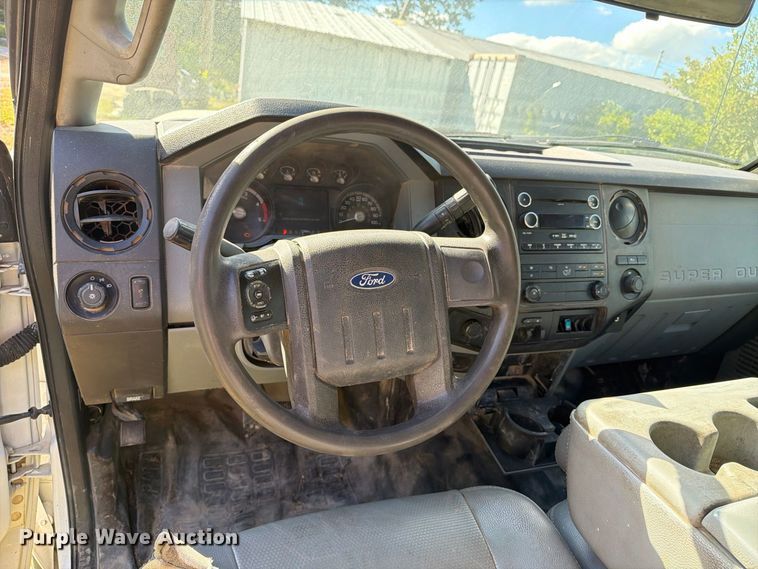 image for item EU0893 2012 Ford F350 Super Duty Crew Cab pickup truck