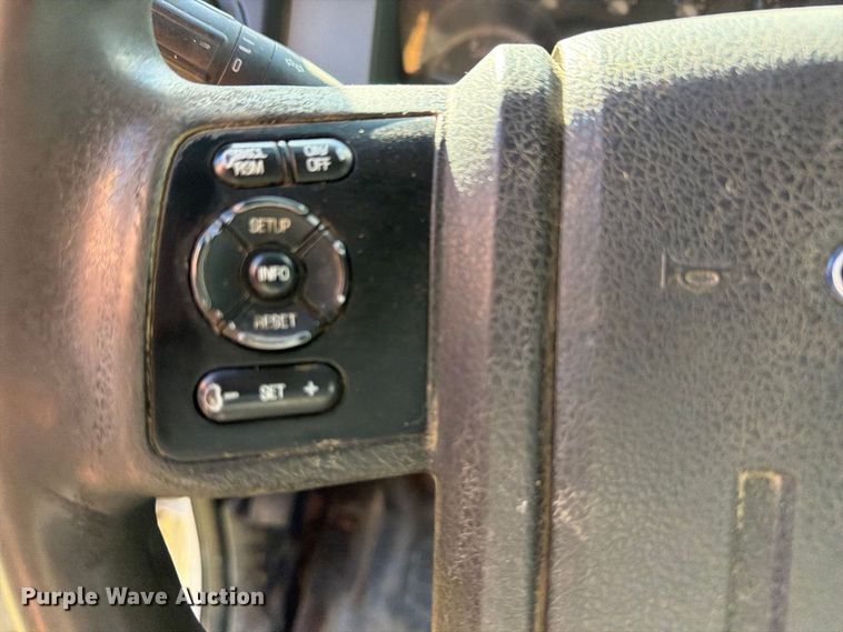image for item EU0893 2012 Ford F350 Super Duty Crew Cab pickup truck