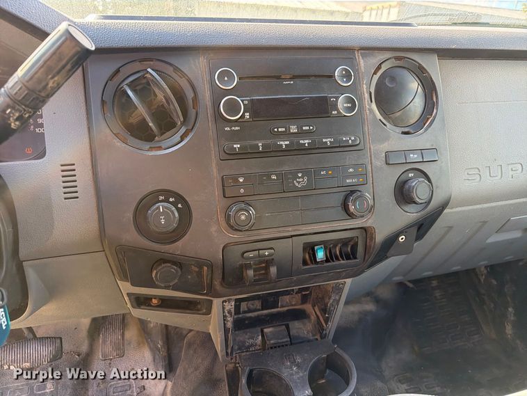 image for item EU0893 2012 Ford F350 Super Duty Crew Cab pickup truck
