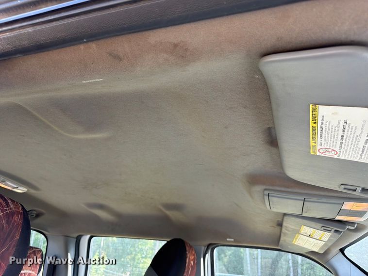 image for item EU0893 2012 Ford F350 Super Duty Crew Cab pickup truck