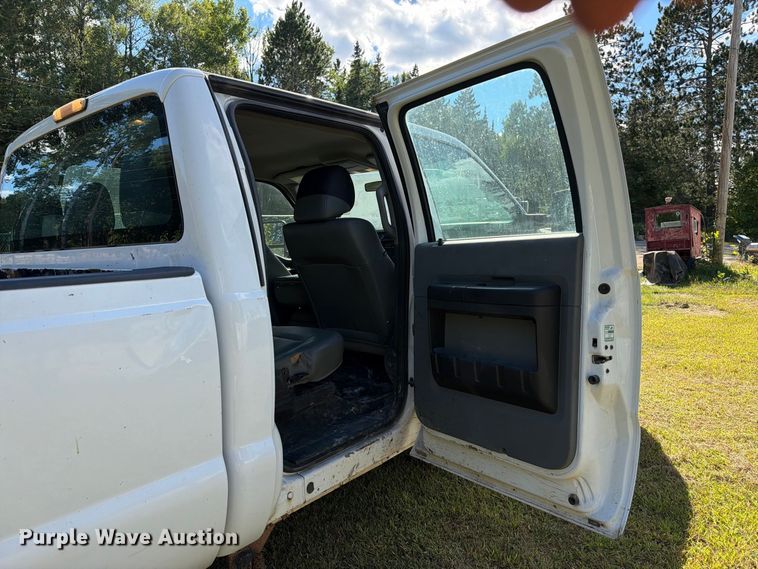 image for item EU0893 2012 Ford F350 Super Duty Crew Cab pickup truck