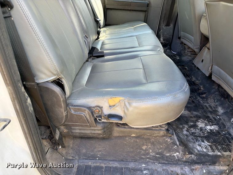 image for item EU0893 2012 Ford F350 Super Duty Crew Cab pickup truck