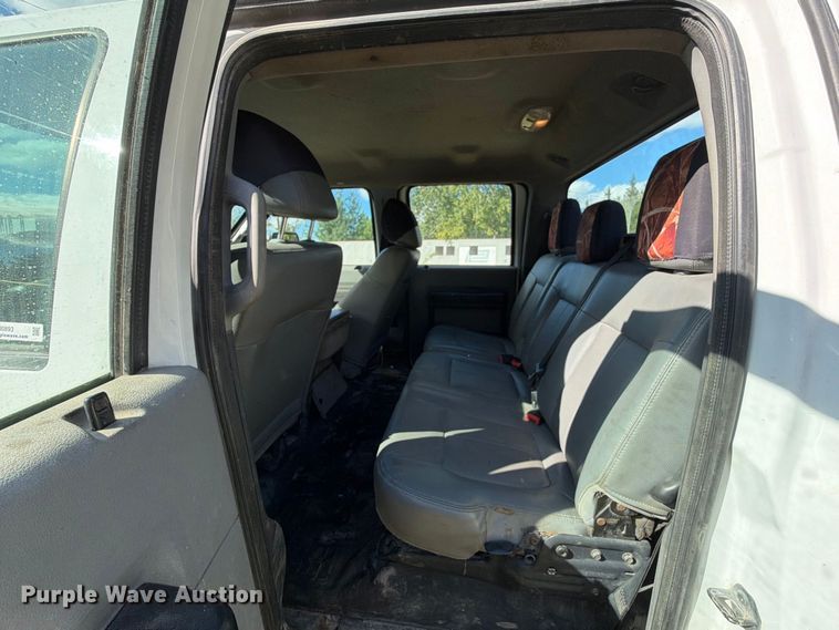 image for item EU0893 2012 Ford F350 Super Duty Crew Cab pickup truck