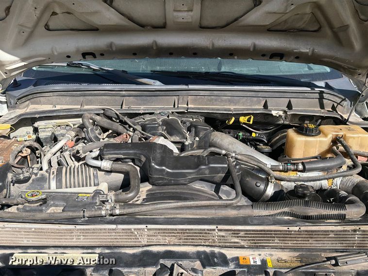 image for item EU0893 2012 Ford F350 Super Duty Crew Cab pickup truck