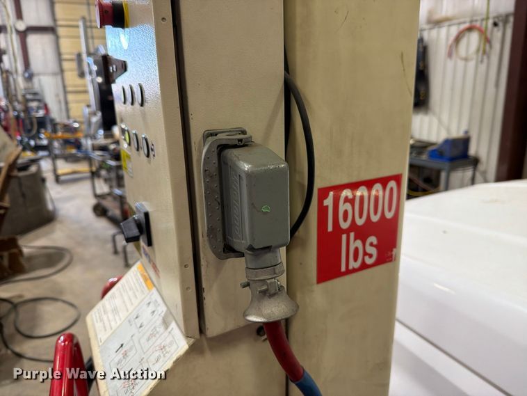 image for item EU5897 2003 Sterile Komi ST-1072 four post lift