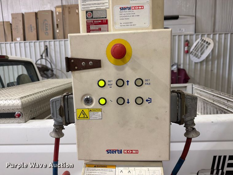 image for item EU5897 2003 Sterile Komi ST-1072 four post lift