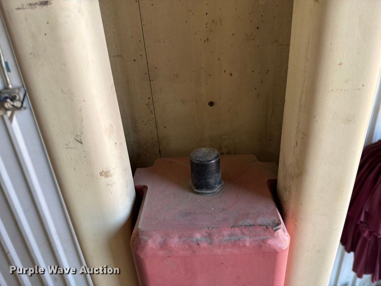 image for item EU5897 2003 Sterile Komi ST-1072 four post lift