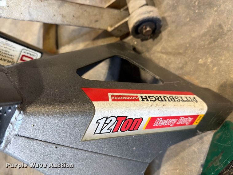 image for item EU5899 (8) Jack stands