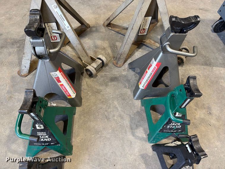 image for item EU5899 (8) Jack stands