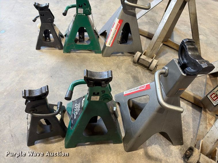 image for item EU5899 (8) Jack stands