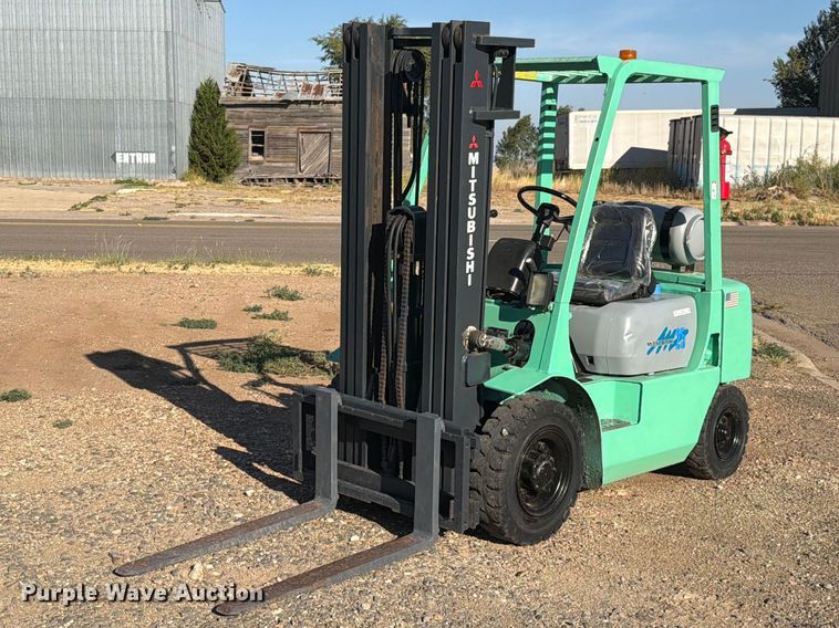 image for item EU5900 1999 Mitsubishi FG25 forklift