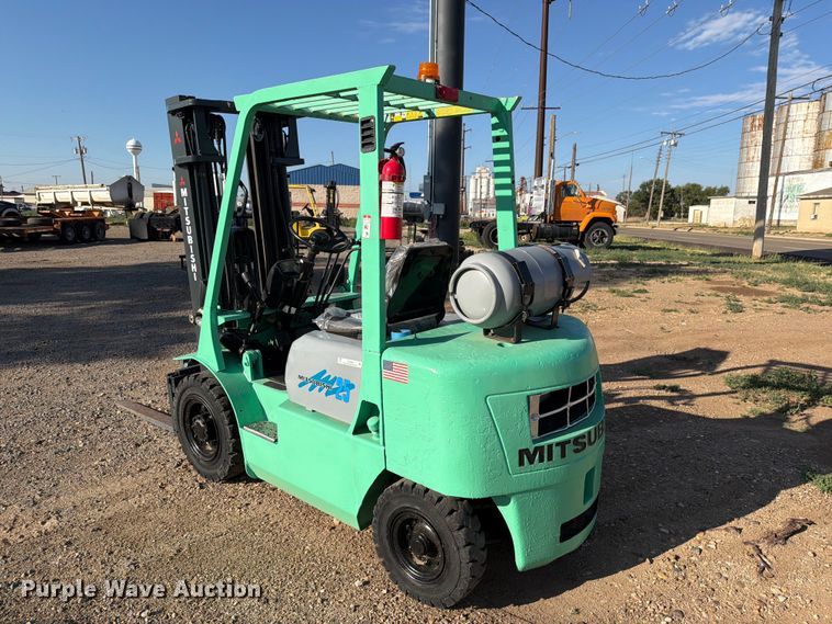 image for item EU5900 1999 Mitsubishi FG25 forklift